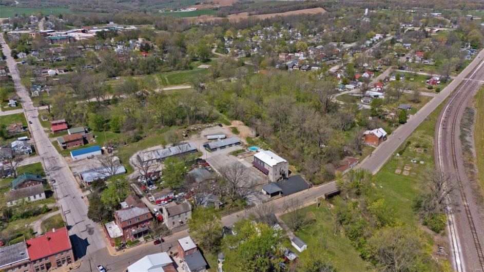 305 Main Street, Ste Genevieve, Missouri 63670, ,Commercial Sale,For Sale,Main,MAR25027835