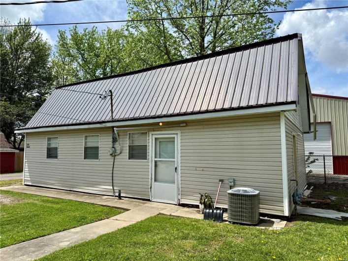 1703 Business Hwy 60, Dexter, Missouri 63841, ,Commercial Sale,For Sale,Business Hwy 60,MAR25030965