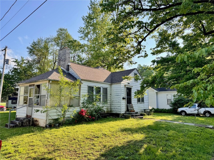 217 Hunter Street, Charleston, Missouri 63834, 3 Bedrooms Bedrooms, 9 Rooms Rooms,1 BathroomBathrooms,Residential,For Sale,Hunter,MAR25030908