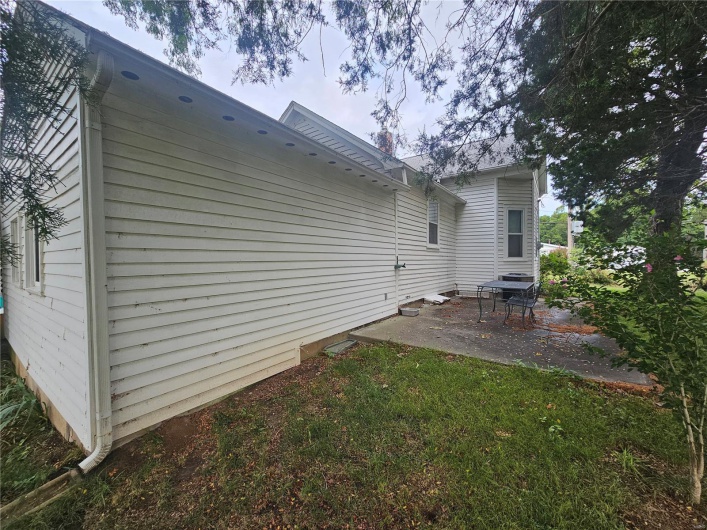 1046 Market Street, Ste Genevieve, Missouri 63670, 2 Bedrooms Bedrooms, 6 Rooms Rooms,2 BathroomsBathrooms,Residential,For Sale,Market,MAR25029934