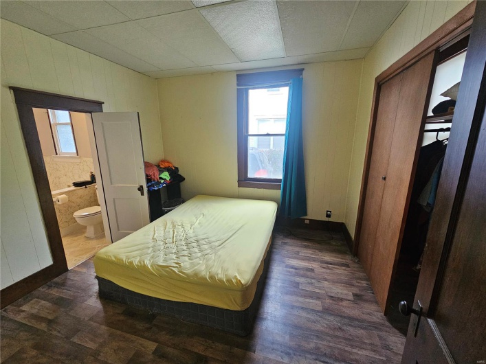 1046 Market Street, Ste Genevieve, Missouri 63670, 2 Bedrooms Bedrooms, 6 Rooms Rooms,2 BathroomsBathrooms,Residential,For Sale,Market,MAR25029934