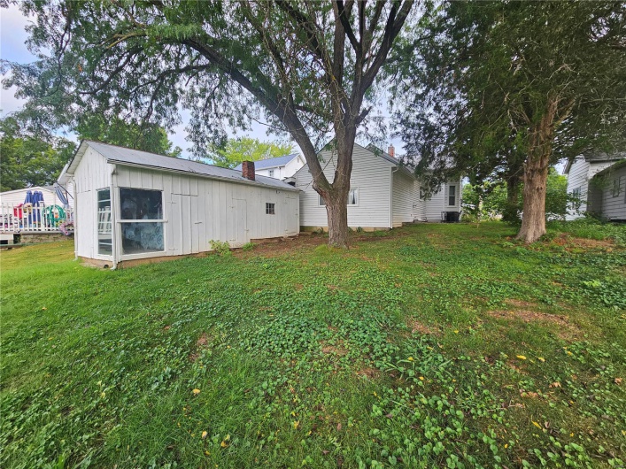 1046 Market Street, Ste Genevieve, Missouri 63670, 2 Bedrooms Bedrooms, 6 Rooms Rooms,2 BathroomsBathrooms,Residential,For Sale,Market,MAR25029934