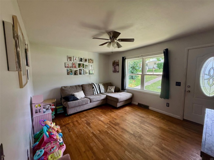 704 Union Street, Marble Hill, Missouri 63764, 2 Bedrooms Bedrooms, 4 Rooms Rooms,1 BathroomBathrooms,Residential,For Sale,Union,MAR25030368