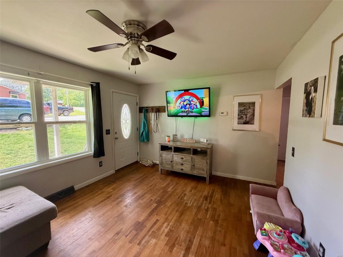 704 Union Street, Marble Hill, Missouri 63764, 2 Bedrooms Bedrooms, 4 Rooms Rooms,1 BathroomBathrooms,Residential,For Sale,Union,MAR25030368