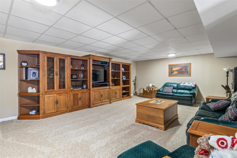 143 Big River Drive, Bonne Terre, Missouri 63628, 5 Bedrooms Bedrooms, 17 Rooms Rooms,3 BathroomsBathrooms,Residential,For Sale,Big River Drive,MAR25030740