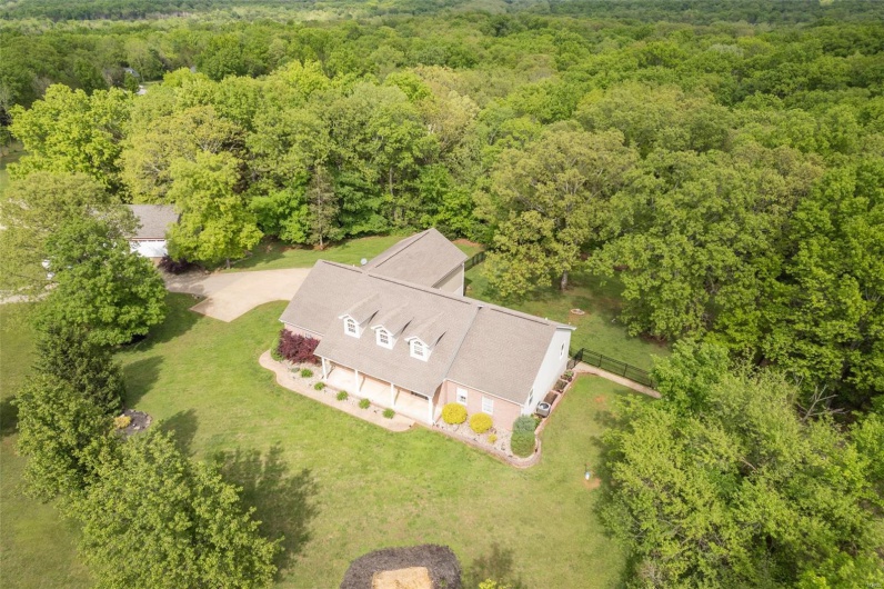 143 Big River Drive, Bonne Terre, Missouri 63628, 5 Bedrooms Bedrooms, 17 Rooms Rooms,3 BathroomsBathrooms,Residential,For Sale,Big River Drive,MAR25030740
