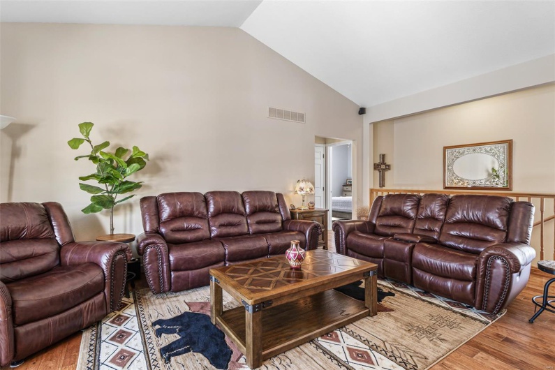 143 Big River Drive, Bonne Terre, Missouri 63628, 5 Bedrooms Bedrooms, 17 Rooms Rooms,3 BathroomsBathrooms,Residential,For Sale,Big River Drive,MAR25030740