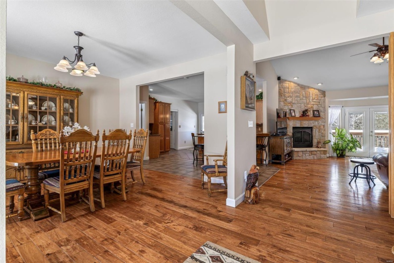 143 Big River Drive, Bonne Terre, Missouri 63628, 5 Bedrooms Bedrooms, 17 Rooms Rooms,3 BathroomsBathrooms,Residential,For Sale,Big River Drive,MAR25030740
