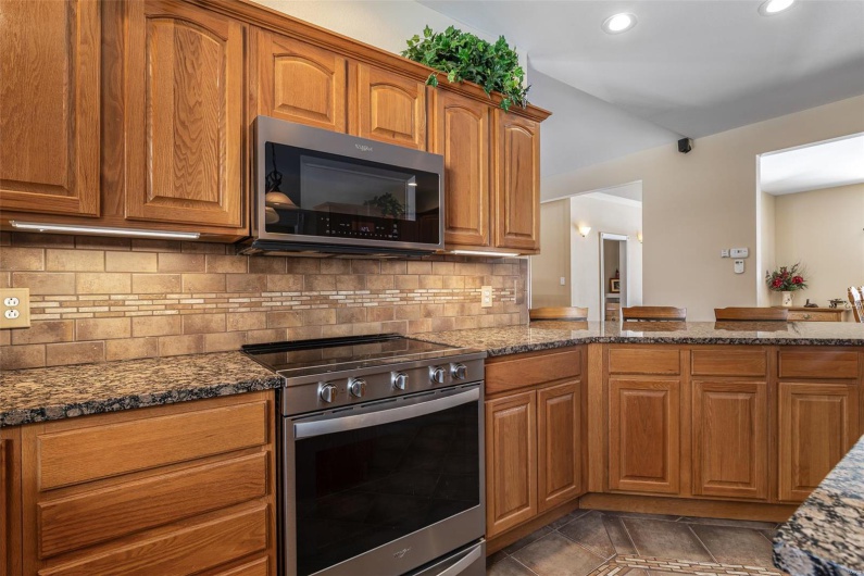 143 Big River Drive, Bonne Terre, Missouri 63628, 5 Bedrooms Bedrooms, 17 Rooms Rooms,3 BathroomsBathrooms,Residential,For Sale,Big River Drive,MAR25030740