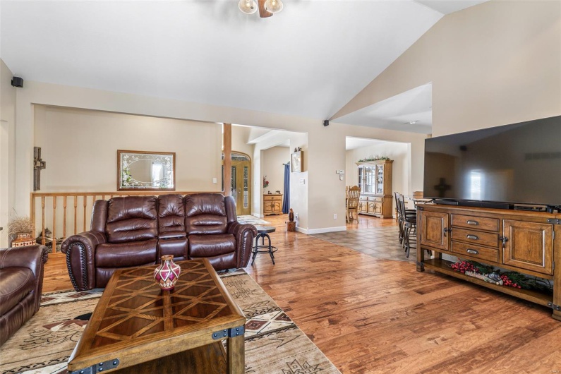 143 Big River Drive, Bonne Terre, Missouri 63628, 5 Bedrooms Bedrooms, 17 Rooms Rooms,3 BathroomsBathrooms,Residential,For Sale,Big River Drive,MAR25030740