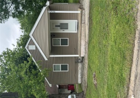 330 Crowe Street, Sikeston, Missouri 63801, 2 Bedrooms Bedrooms, 5 Rooms Rooms,1 BathroomBathrooms,Residential,For Sale,Crowe,MAR25030995