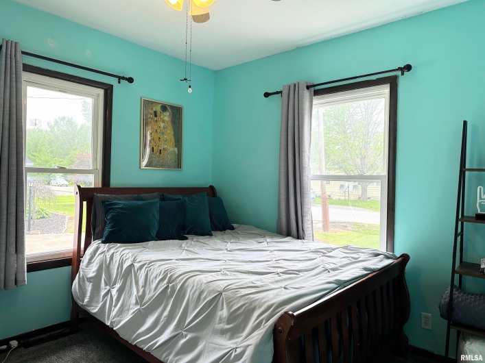 401 1ST Street, Marion, Illinois 62959, 2 Bedrooms Bedrooms, 0 ,1 BathroomBathrooms,Residential,For Sale,1ST,0,RMAEB457905