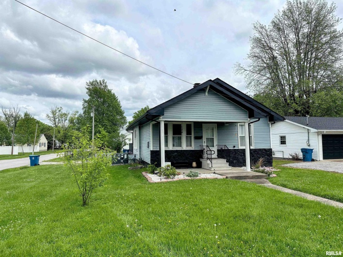 401 1ST Street, Marion, Illinois 62959, 2 Bedrooms Bedrooms, 0 ,1 BathroomBathrooms,Residential,For Sale,1ST,0,RMAEB457905