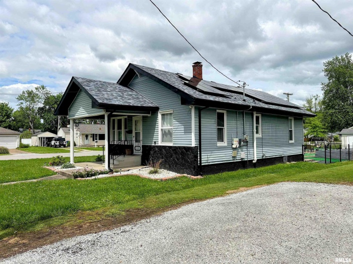 401 1ST Street, Marion, Illinois 62959, 2 Bedrooms Bedrooms, 0 ,1 BathroomBathrooms,Residential,For Sale,1ST,0,RMAEB457905