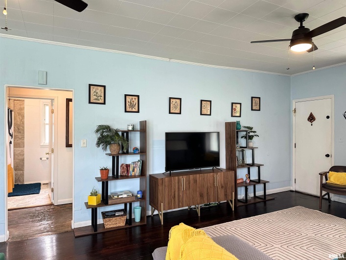 401 1ST Street, Marion, Illinois 62959, 2 Bedrooms Bedrooms, 0 ,1 BathroomBathrooms,Residential,For Sale,1ST,0,RMAEB457905
