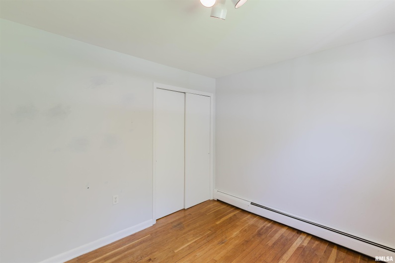 602 BARR Street, Carterville, Illinois 62918, 3 Bedrooms Bedrooms, 0 ,1 BathroomBathrooms,Residential,For Sale,BARR,0,RMAQC4263173