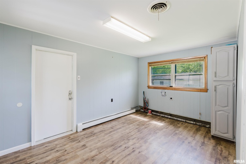 602 BARR Street, Carterville, Illinois 62918, 3 Bedrooms Bedrooms, 0 ,1 BathroomBathrooms,Residential,For Sale,BARR,0,RMAQC4263173