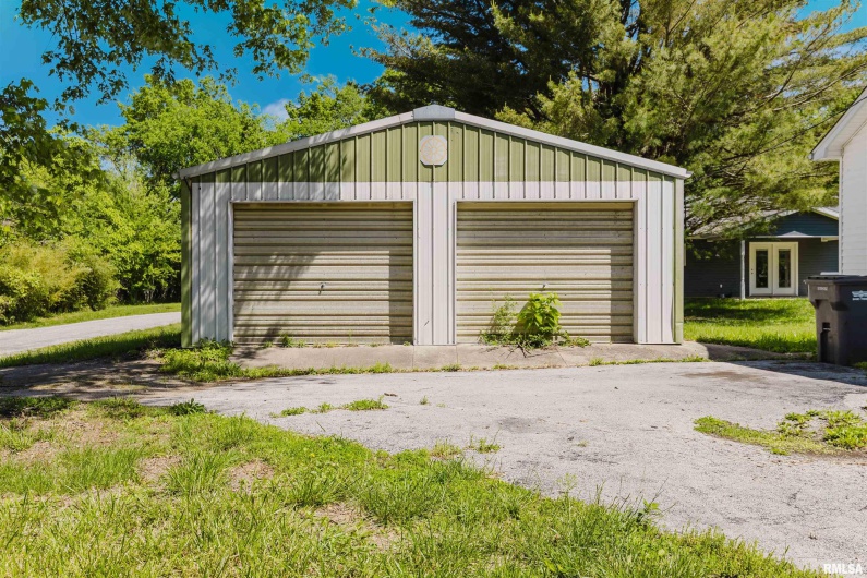 602 BARR Street, Carterville, Illinois 62918, 3 Bedrooms Bedrooms, 0 ,1 BathroomBathrooms,Residential,For Sale,BARR,0,RMAQC4263173