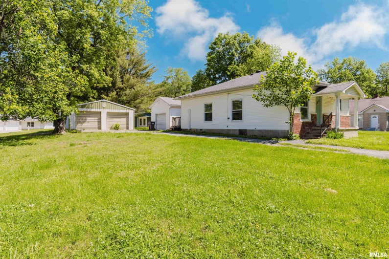 602 BARR Street, Carterville, Illinois 62918, 3 Bedrooms Bedrooms, 0 ,1 BathroomBathrooms,Residential,For Sale,BARR,0,RMAQC4263173