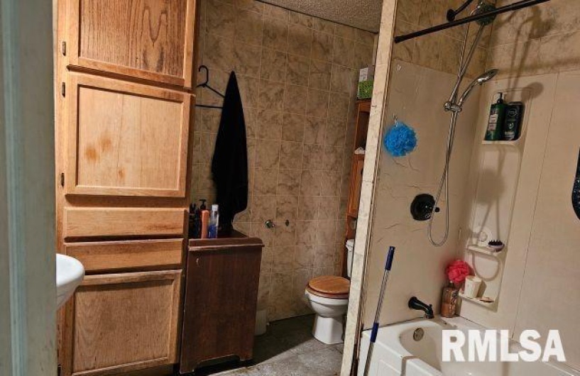 470 Peters Creek Road, Cave In Rock, Illinois 62919, 2 Bedrooms Bedrooms, 0 ,1 BathroomBathrooms,Residential,For Sale,Peters Creek,0,RMAEB457910