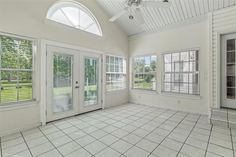 1209 Chestnut Court, Farmington, Missouri 63640, 4 Bedrooms Bedrooms, 9 Rooms Rooms,3 BathroomsBathrooms,Residential,For Sale,Chestnut,MAR25031016