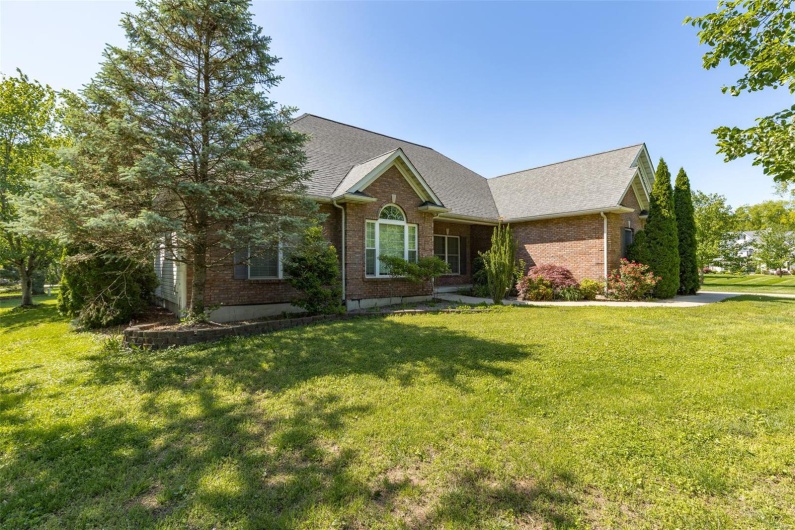 1209 Chestnut Court, Farmington, Missouri 63640, 4 Bedrooms Bedrooms, 9 Rooms Rooms,3 BathroomsBathrooms,Residential,For Sale,Chestnut,MAR25031016