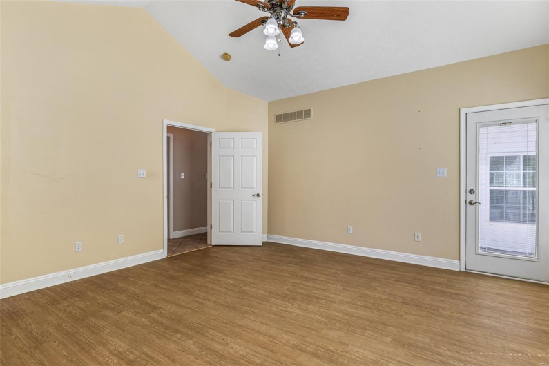 1209 Chestnut Court, Farmington, Missouri 63640, 4 Bedrooms Bedrooms, 9 Rooms Rooms,3 BathroomsBathrooms,Residential,For Sale,Chestnut,MAR25031016