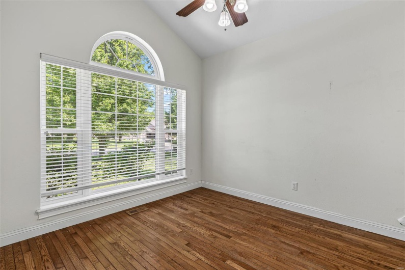 1209 Chestnut Court, Farmington, Missouri 63640, 4 Bedrooms Bedrooms, 9 Rooms Rooms,3 BathroomsBathrooms,Residential,For Sale,Chestnut,MAR25031016