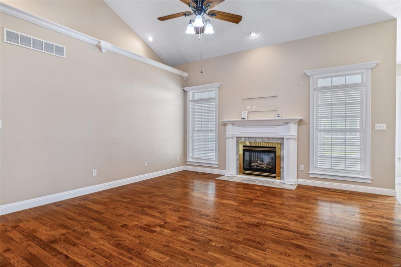 1209 Chestnut Court, Farmington, Missouri 63640, 4 Bedrooms Bedrooms, 9 Rooms Rooms,3 BathroomsBathrooms,Residential,For Sale,Chestnut,MAR25031016