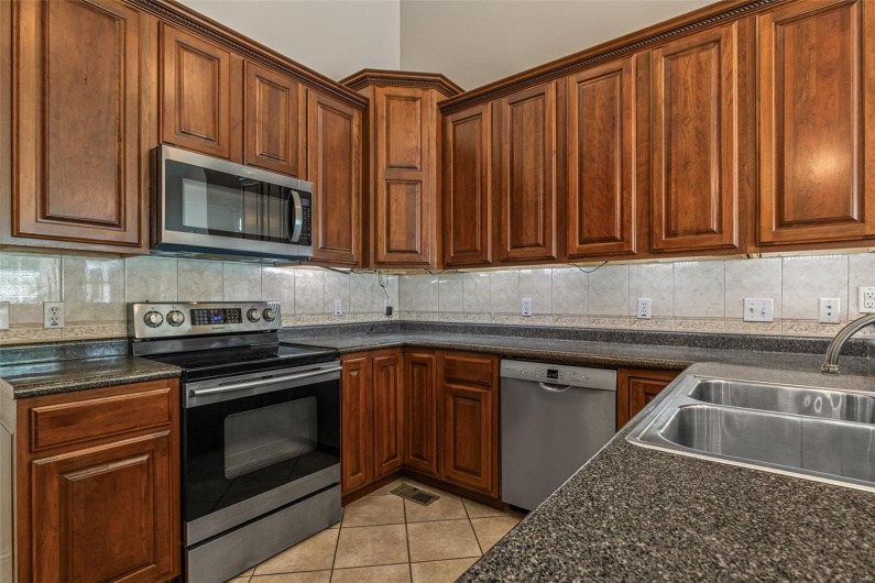 1209 Chestnut Court, Farmington, Missouri 63640, 4 Bedrooms Bedrooms, 9 Rooms Rooms,3 BathroomsBathrooms,Residential,For Sale,Chestnut,MAR25031016