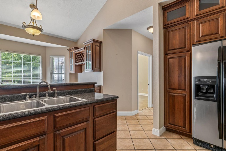 1209 Chestnut Court, Farmington, Missouri 63640, 4 Bedrooms Bedrooms, 9 Rooms Rooms,3 BathroomsBathrooms,Residential,For Sale,Chestnut,MAR25031016