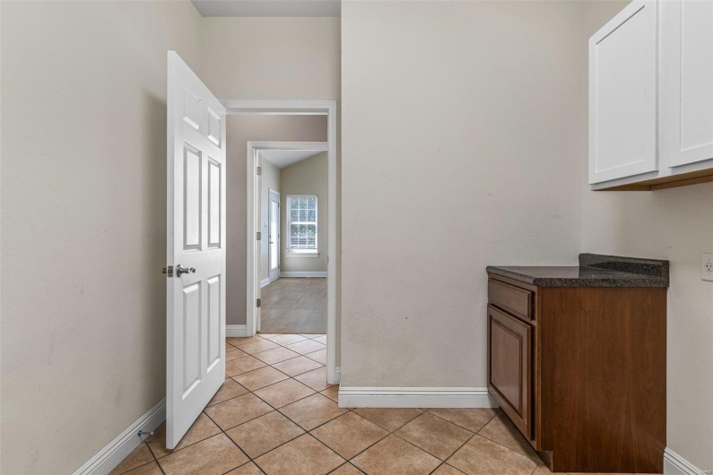 1209 Chestnut Court, Farmington, Missouri 63640, 4 Bedrooms Bedrooms, 9 Rooms Rooms,3 BathroomsBathrooms,Residential,For Sale,Chestnut,MAR25031016