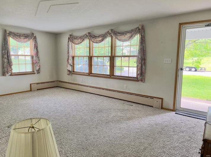 225 Moulton Street, Perryville, Missouri 63775, 4 Bedrooms Bedrooms, 6 Rooms Rooms,1 BathroomBathrooms,Residential,For Sale,Moulton,MAR25027899