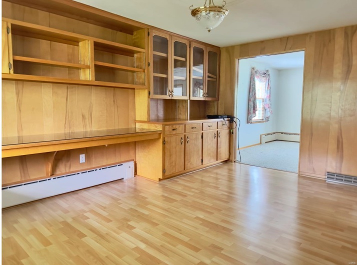 225 Moulton Street, Perryville, Missouri 63775, 4 Bedrooms Bedrooms, 6 Rooms Rooms,1 BathroomBathrooms,Residential,For Sale,Moulton,MAR25027899