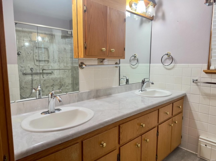 225 Moulton Street, Perryville, Missouri 63775, 4 Bedrooms Bedrooms, 6 Rooms Rooms,1 BathroomBathrooms,Residential,For Sale,Moulton,MAR25027899