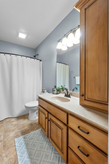 3009 Patriot Drive, Cape Girardeau, Missouri 63701, 3 Bedrooms Bedrooms, 8 Rooms Rooms,3 BathroomsBathrooms,Residential,For Sale,Patriot,MAR25028161