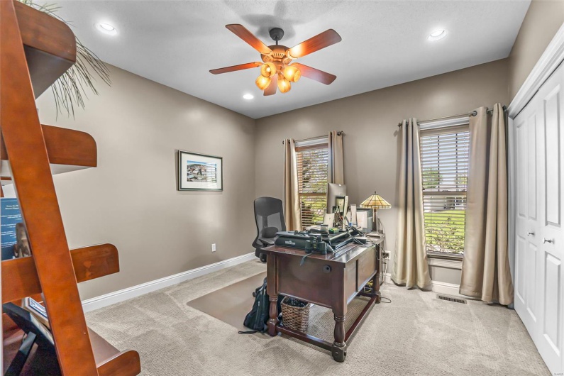 3009 Patriot Drive, Cape Girardeau, Missouri 63701, 3 Bedrooms Bedrooms, 8 Rooms Rooms,3 BathroomsBathrooms,Residential,For Sale,Patriot,MAR25028161