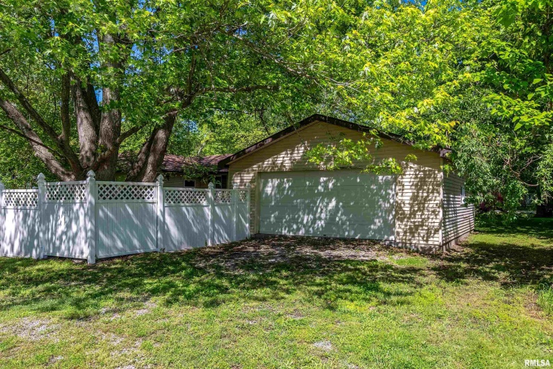 1401 THOMAS Street, Carterville, Illinois 62918, 4 Bedrooms Bedrooms, 0 ,2 BathroomsBathrooms,Residential,For Sale,THOMAS,0,RMAQC4263177
