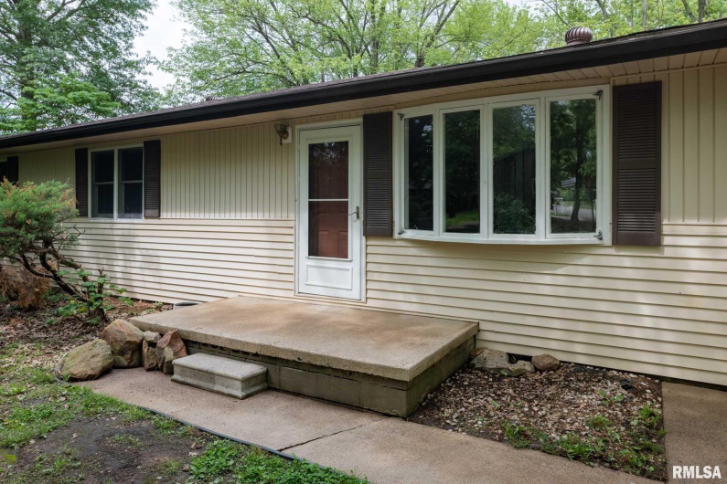 1401 THOMAS Street, Carterville, Illinois 62918, 4 Bedrooms Bedrooms, 0 ,2 BathroomsBathrooms,Residential,For Sale,THOMAS,0,RMAQC4263177
