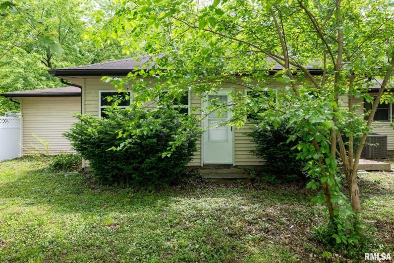 1401 THOMAS Street, Carterville, Illinois 62918, 4 Bedrooms Bedrooms, 0 ,2 BathroomsBathrooms,Residential,For Sale,THOMAS,0,RMAQC4263177