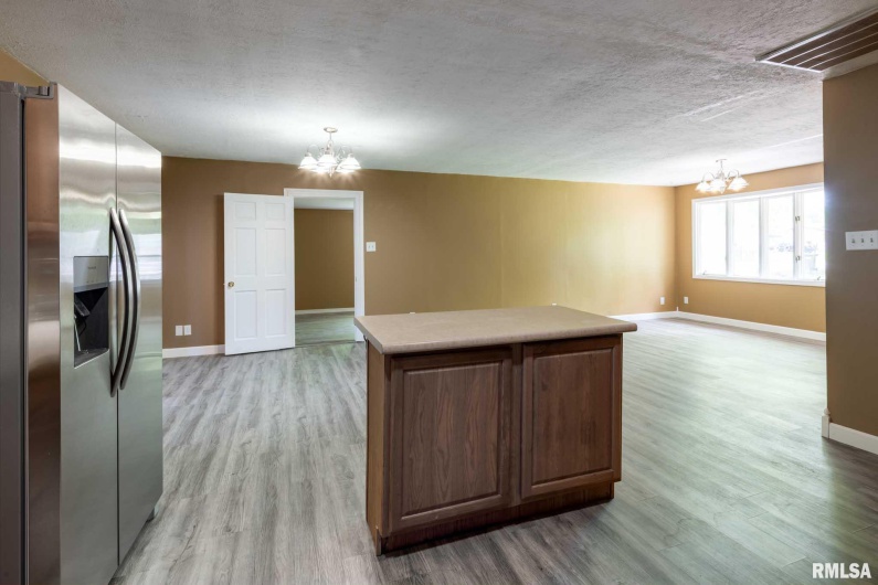 1401 THOMAS Street, Carterville, Illinois 62918, 4 Bedrooms Bedrooms, 0 ,2 BathroomsBathrooms,Residential,For Sale,THOMAS,0,RMAQC4263177