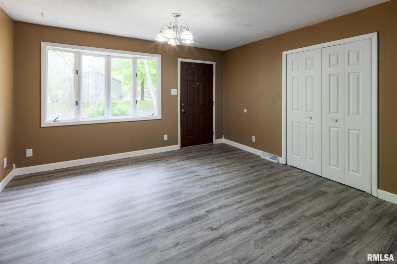 1401 THOMAS Street, Carterville, Illinois 62918, 4 Bedrooms Bedrooms, 0 ,2 BathroomsBathrooms,Residential,For Sale,THOMAS,0,RMAQC4263177