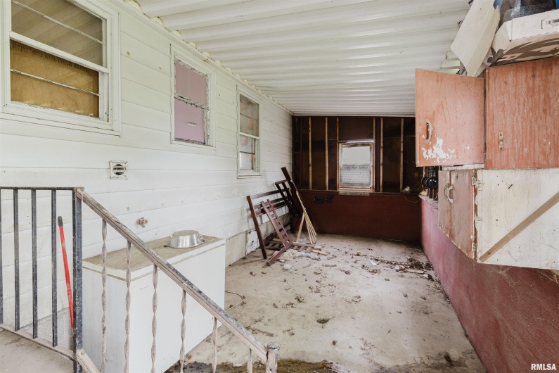 507 DAVIS Street, Carbondale, Illinois 62901, 2 Bedrooms Bedrooms, 0 ,1 BathroomBathrooms,Residential,For Sale,DAVIS,0,RMAQC4263207