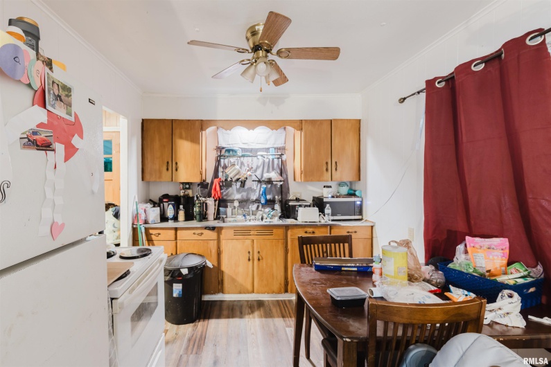 507 DAVIS Street, Carbondale, Illinois 62901, 2 Bedrooms Bedrooms, 0 ,1 BathroomBathrooms,Residential,For Sale,DAVIS,0,RMAQC4263207