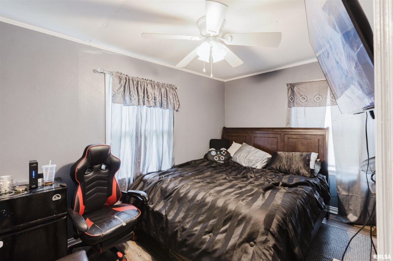 507 DAVIS Street, Carbondale, Illinois 62901, 2 Bedrooms Bedrooms, 0 ,1 BathroomBathrooms,Residential,For Sale,DAVIS,0,RMAQC4263207