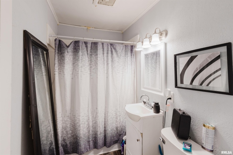 507 DAVIS Street, Carbondale, Illinois 62901, 2 Bedrooms Bedrooms, 0 ,1 BathroomBathrooms,Residential,For Sale,DAVIS,0,RMAQC4263207