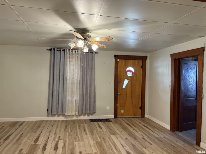 1502 Gartside Street, Murphysboro, Illinois 62966, 2 Bedrooms Bedrooms, 0 ,1 BathroomBathrooms,Residential,For Sale,Gartside,0,RMAEB457927