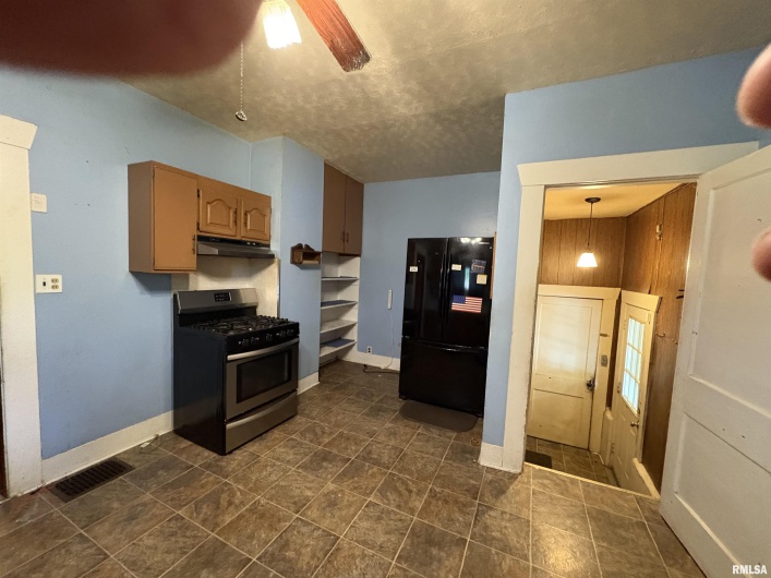 1502 Gartside Street, Murphysboro, Illinois 62966, 2 Bedrooms Bedrooms, 0 ,1 BathroomBathrooms,Residential,For Sale,Gartside,0,RMAEB457927
