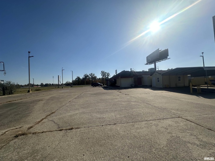 706 PLAZA Drive, Carterville, Illinois 62918, 0 , 0 ,0,Commercial Sale,For Sale,PLAZA,0,RMAEB455714