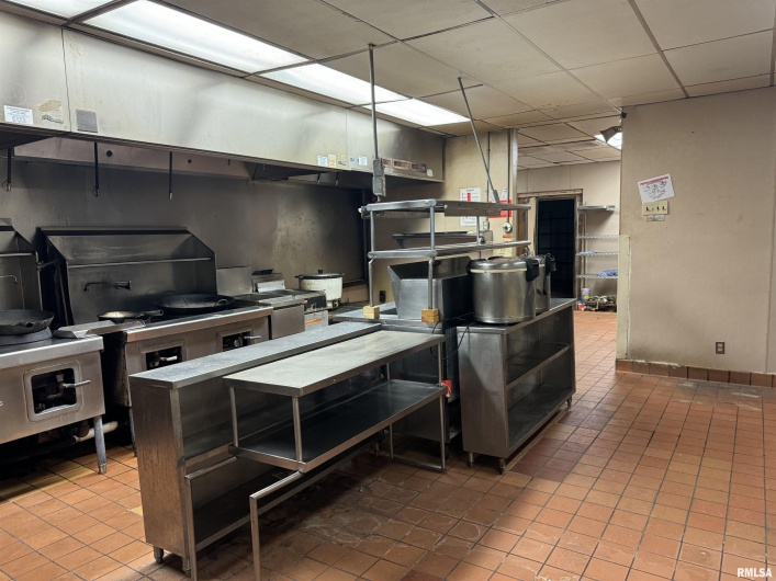 706 PLAZA Drive, Carterville, Illinois 62918, 0 , 0 ,0,Commercial Sale,For Sale,PLAZA,0,RMAEB455714